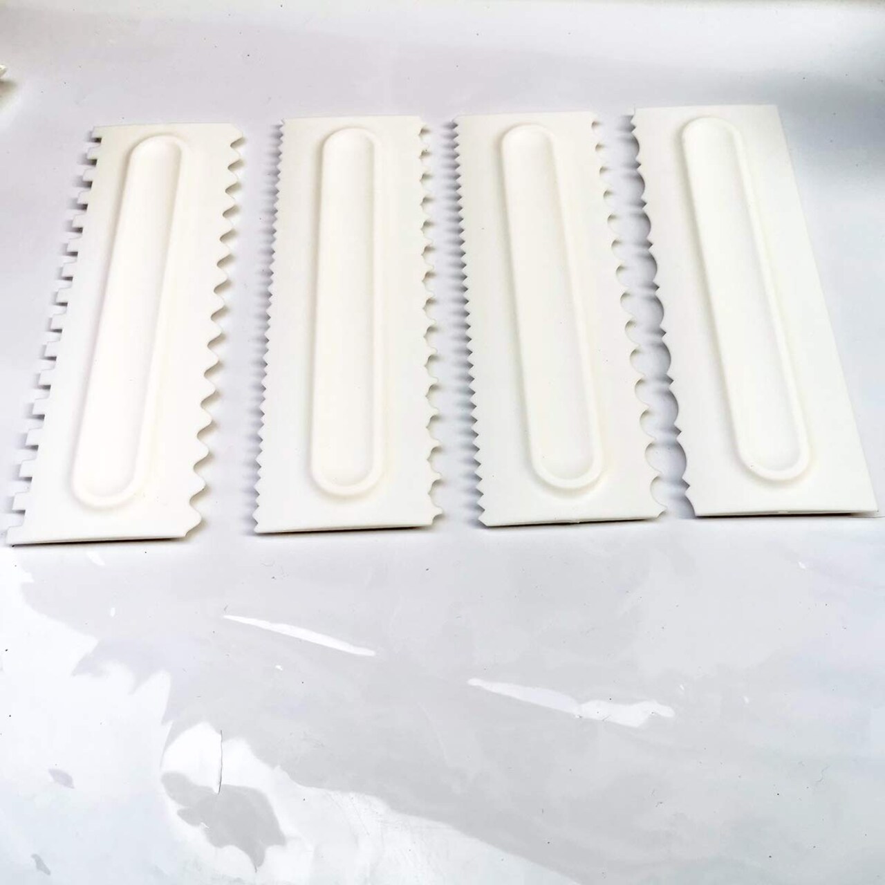 4 Pieces Decorating Comb and Icing Smoother Set Decorating Mousse Butter Cream Cake Edge Tools, Plastic Sawtooth Cake Scraper Polisher 8 Design Textures-White